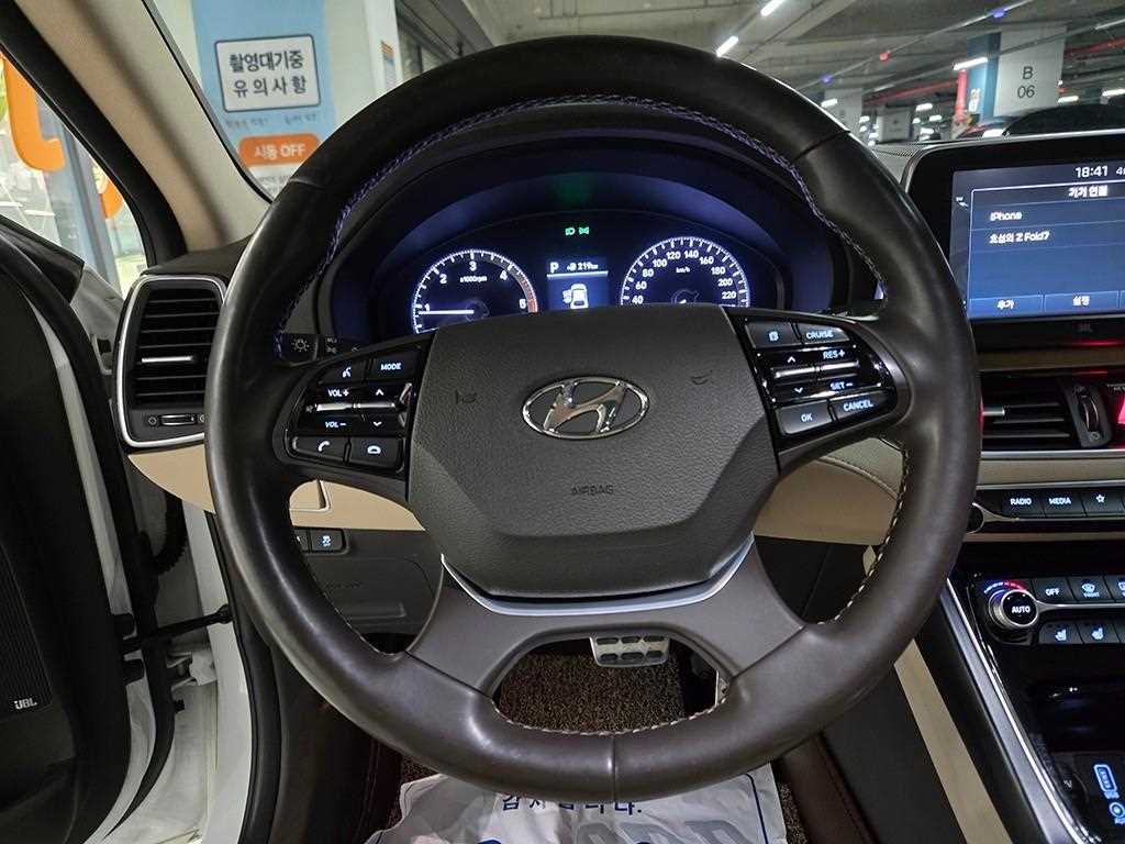 HYUNDAI Grandeur - Vista 7