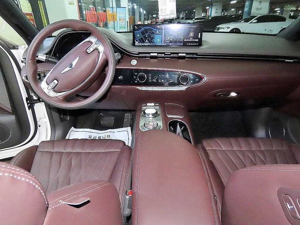 Genesis GV70 - Vista 10