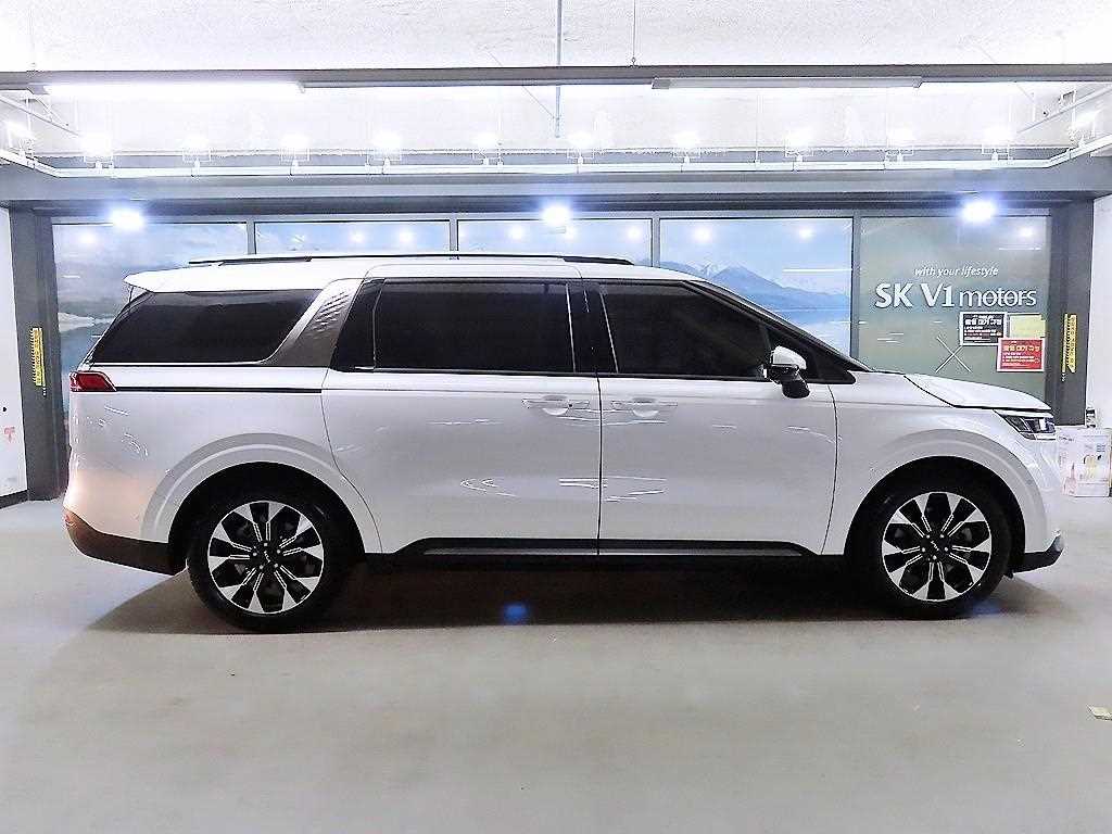 KIA Carnival - Vista 3