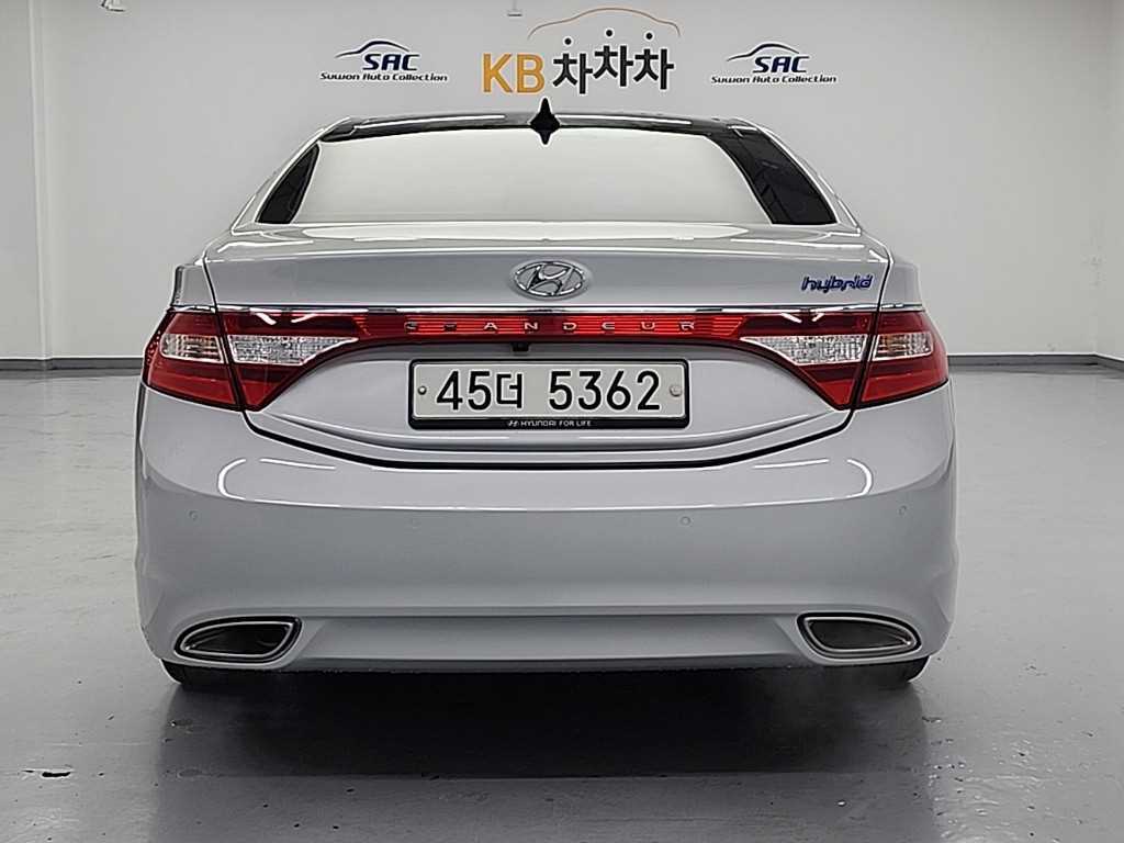 HYUNDAI Grandeur - Vista 3