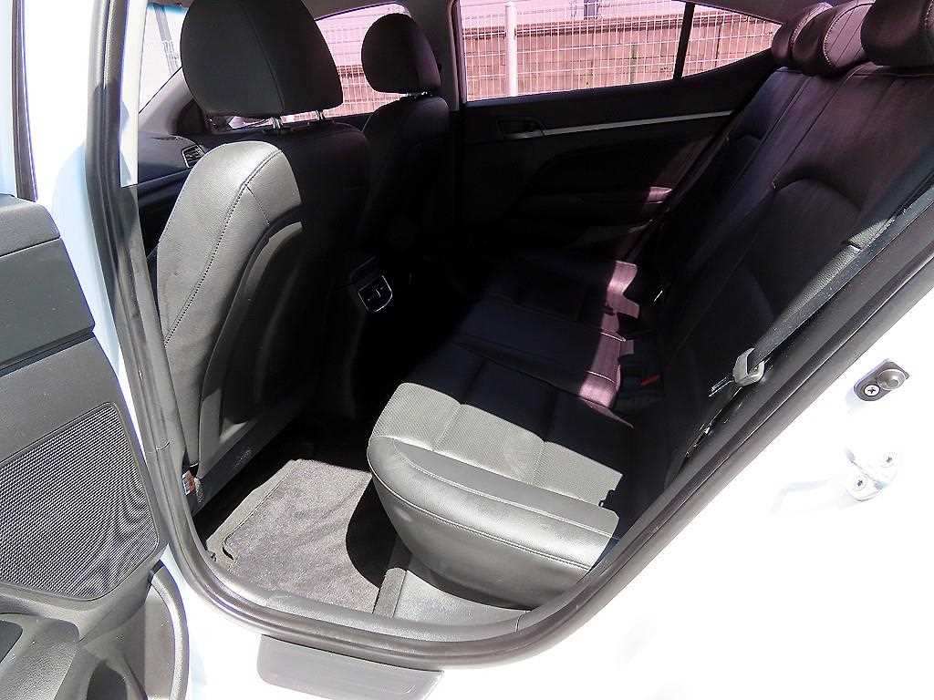 HYUNDAI Avante - Vista 6