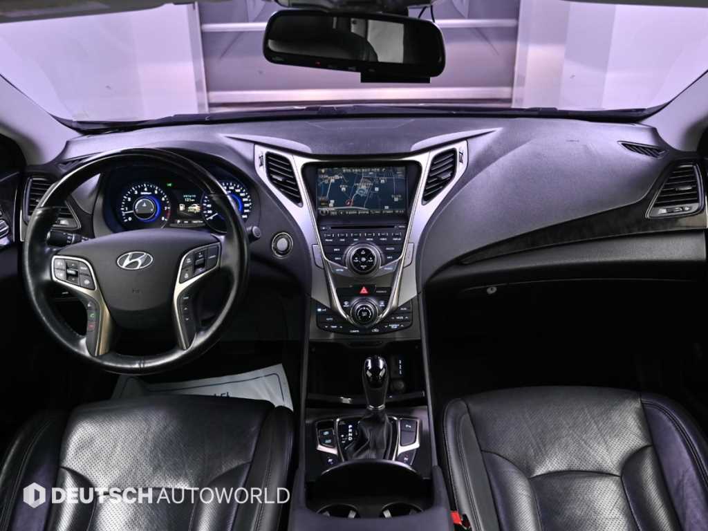 HYUNDAI Grandeur - Vista 7