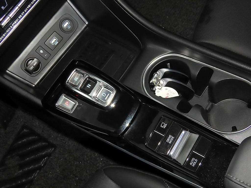 HYUNDAI Sonata - Vista 12