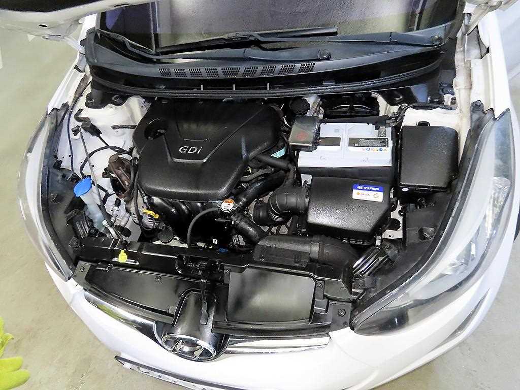 HYUNDAI Avante 2014 Blanco - Importación desde Corea - HF Imports Iquique - Foto 18