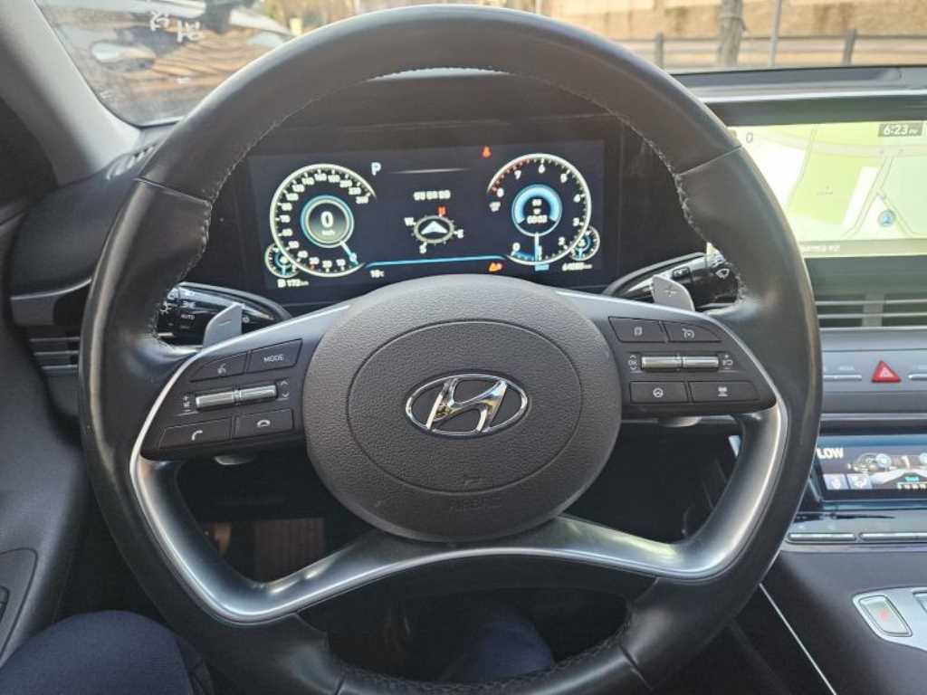 HYUNDAI Grandeur - Vista 12