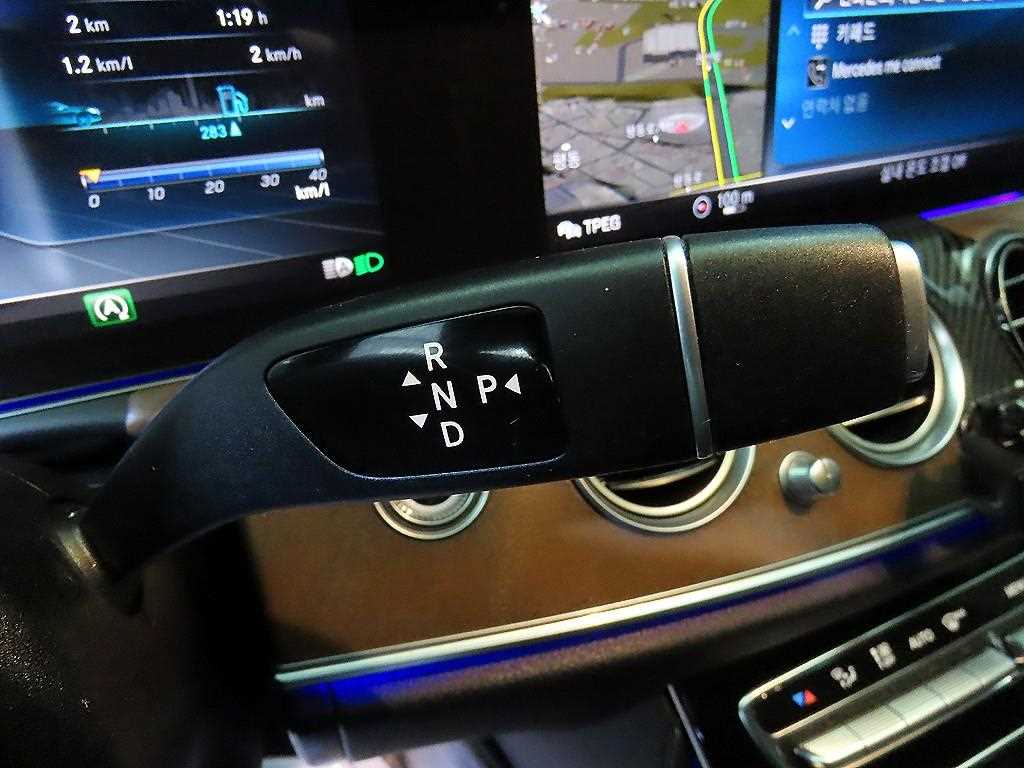 Mercedes Benz E class - Vista 12