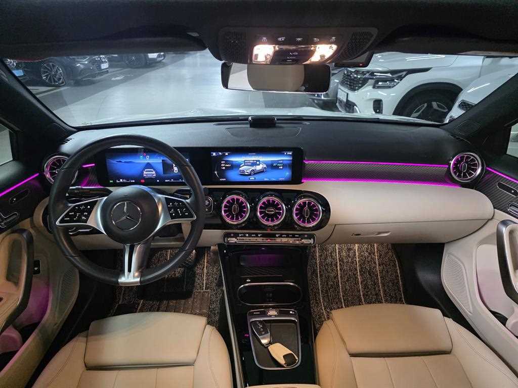 Mercedes Benz A Class - Vista 9