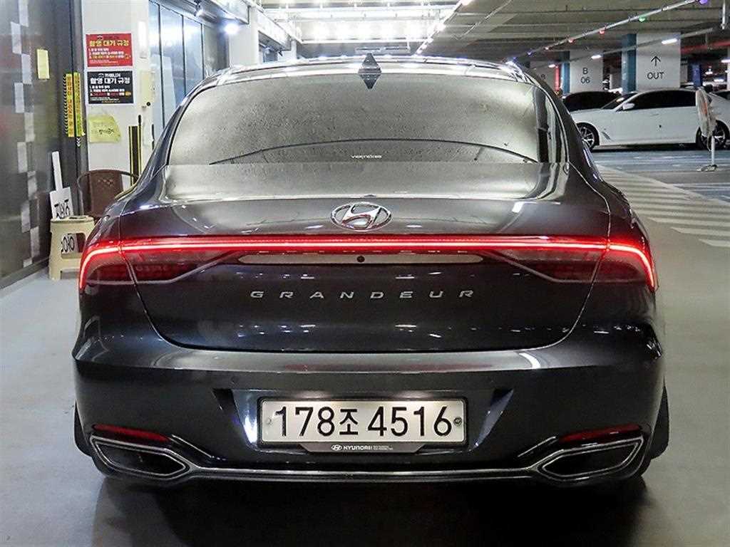 HYUNDAI Grandeur - Vista 5