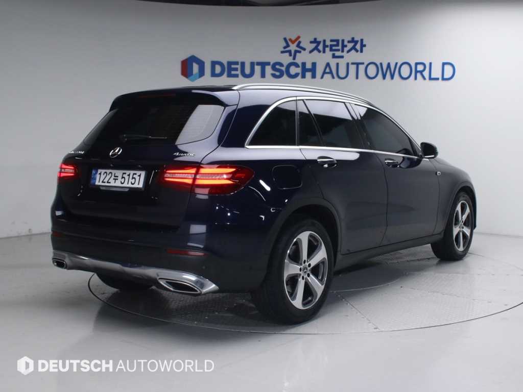 Mercedes Benz GLC Class - Vista 2