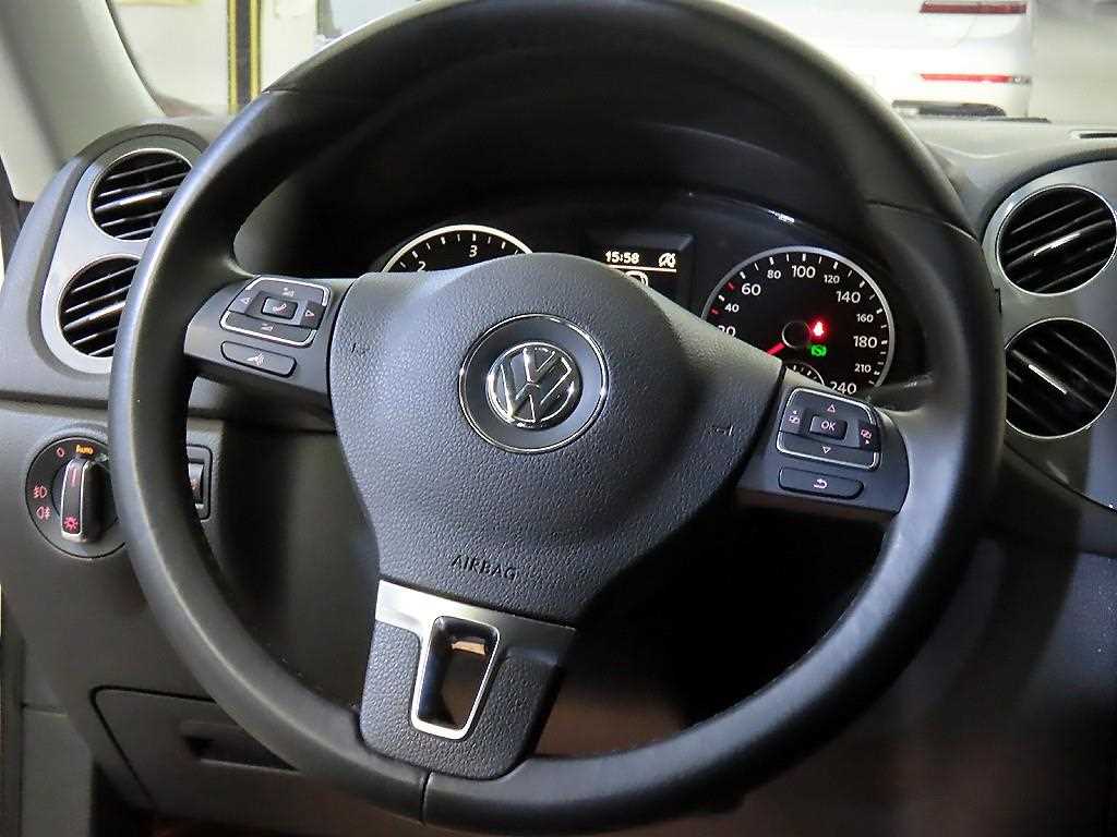 Volkswagen Tiguan - Vista 8