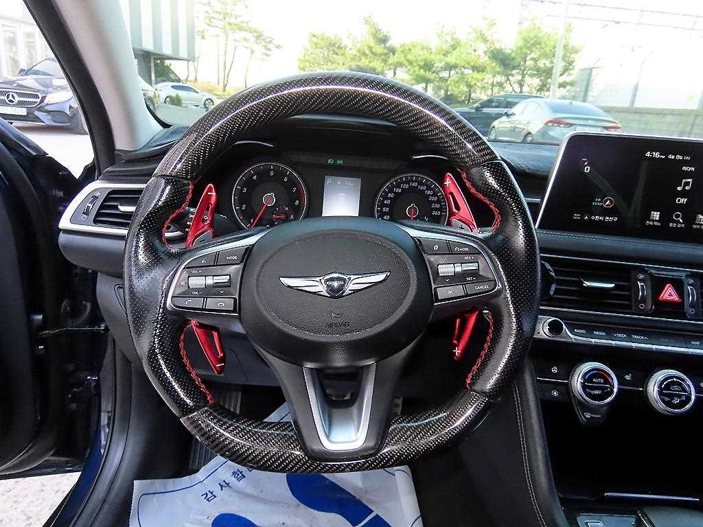 Genesis G70 - Vista 8