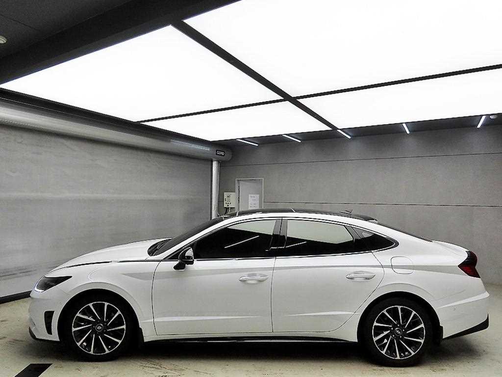 HYUNDAI Sonata - Vista 4