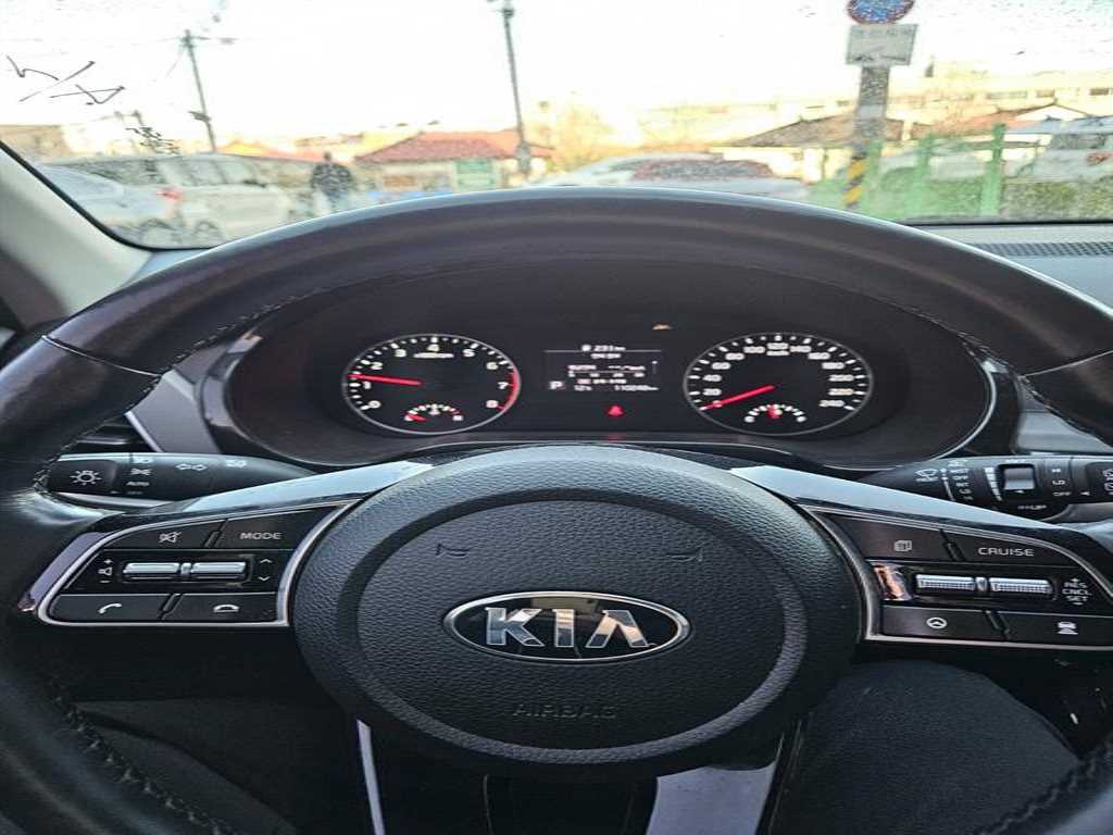 KIA Seltos - Vista 10