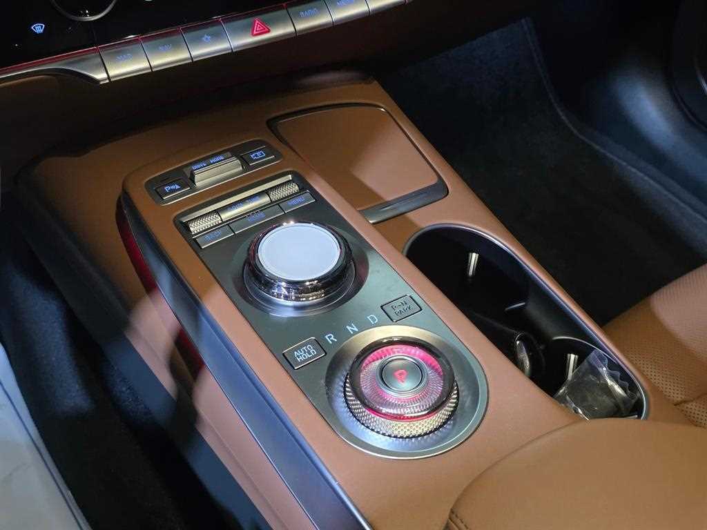 Genesis GV70 - Vista 12