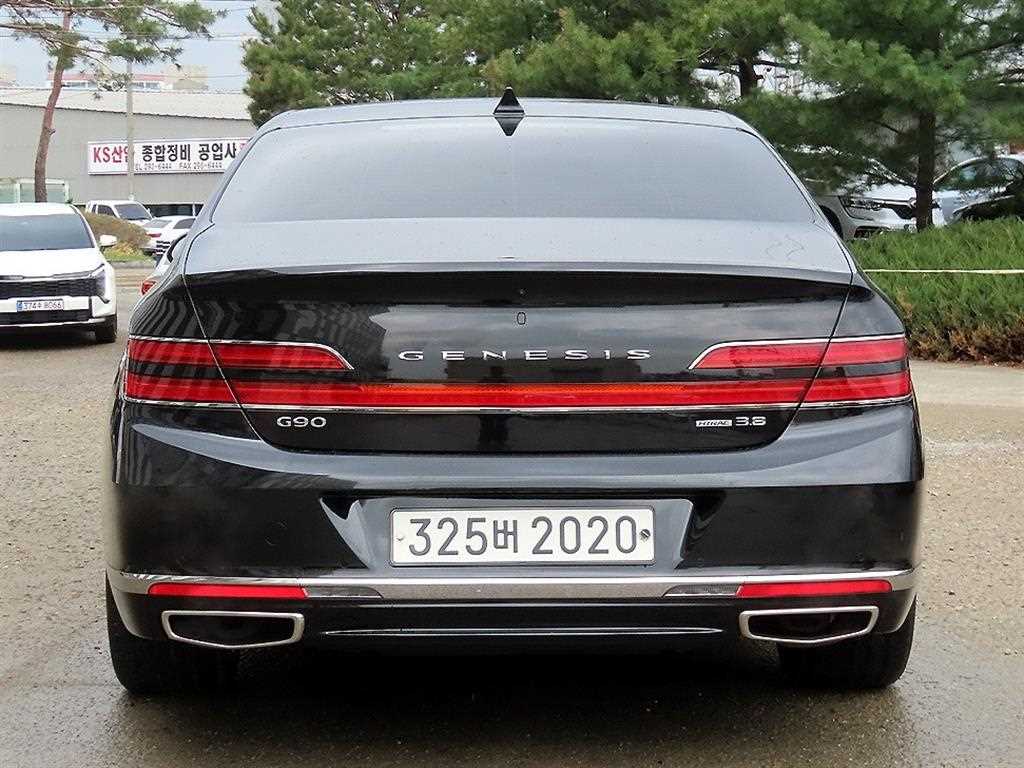 Genesis G90 - Vista 4