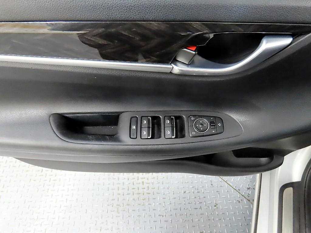 HYUNDAI Grandeur - Vista 11