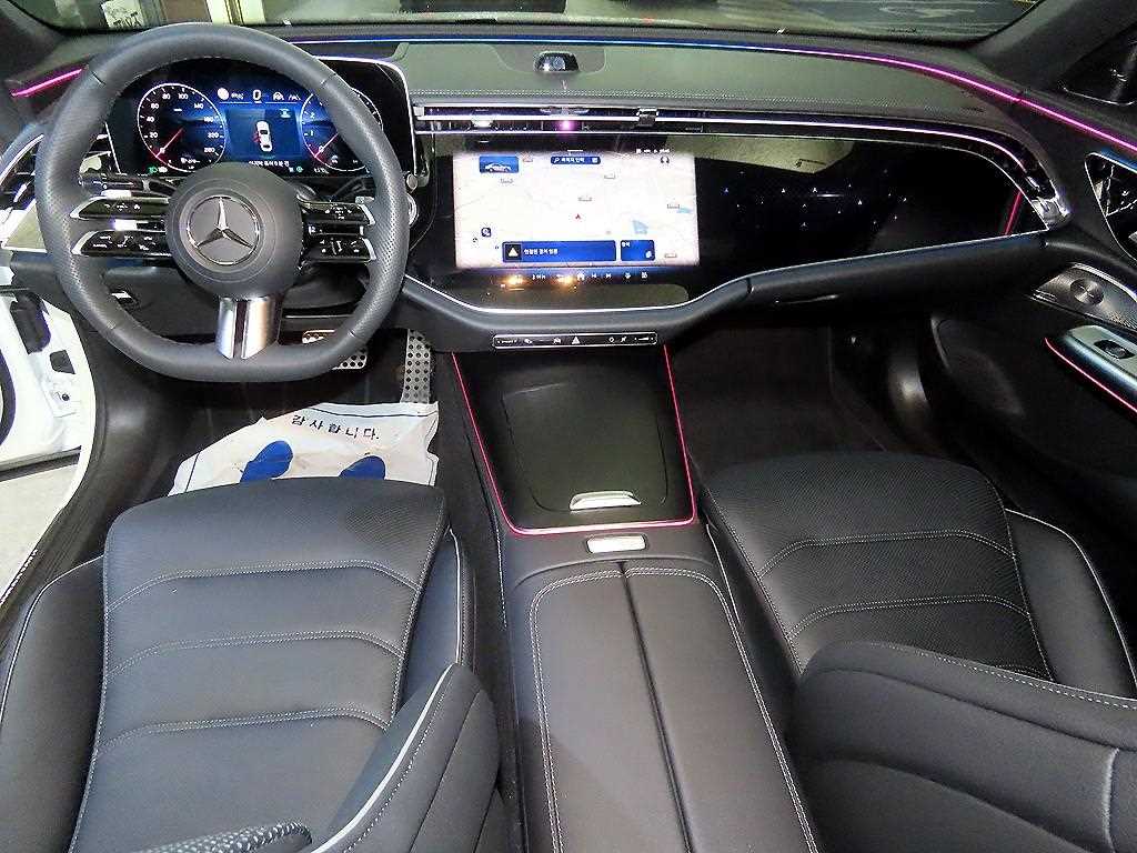 Mercedes Benz E class - Vista 10