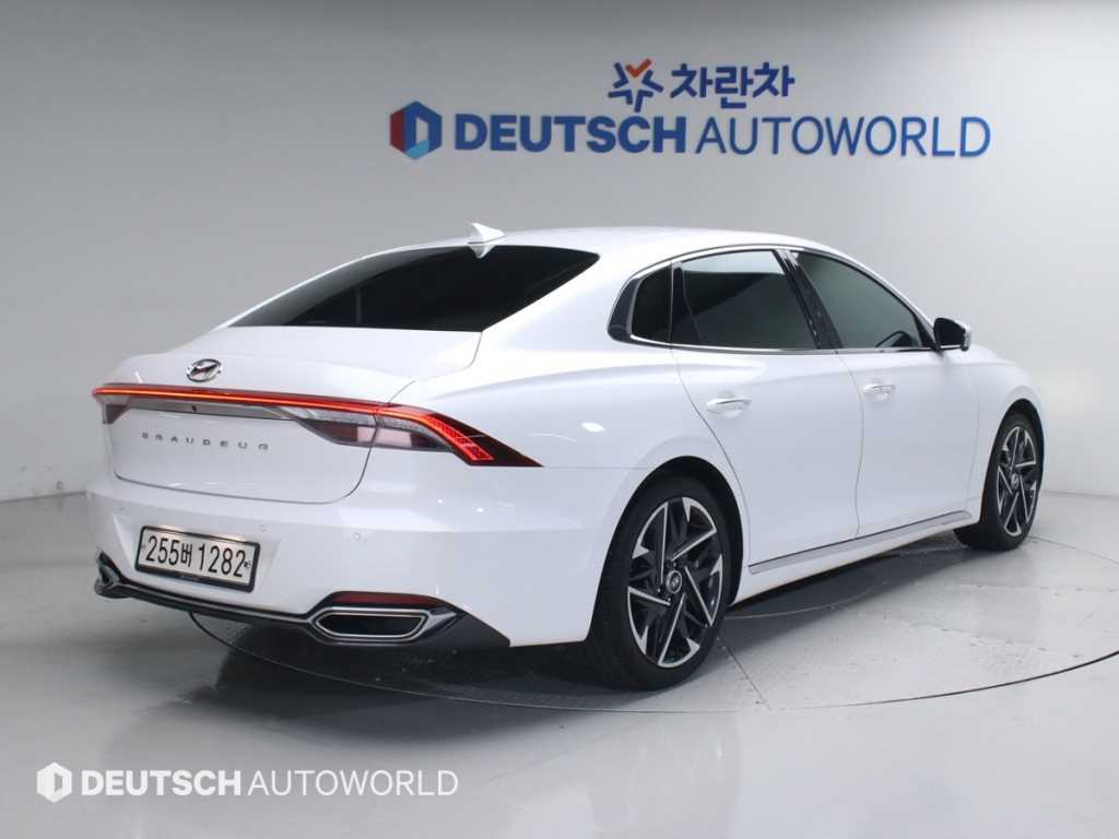 HYUNDAI Grandeur - Vista 2