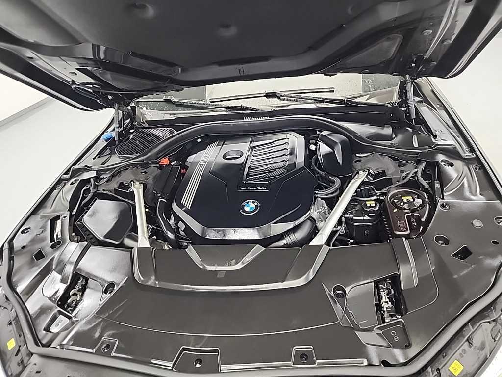 BMW 7 Series - Vista 5