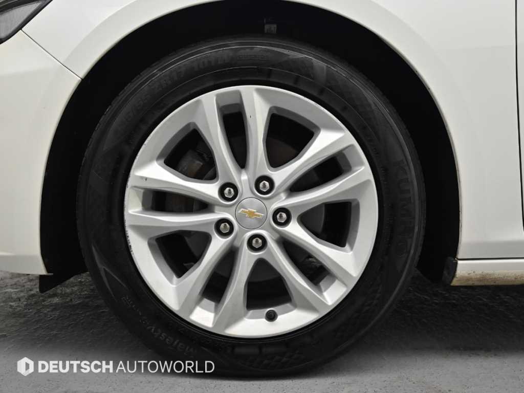 Chevrolet Malibu - Vista 5