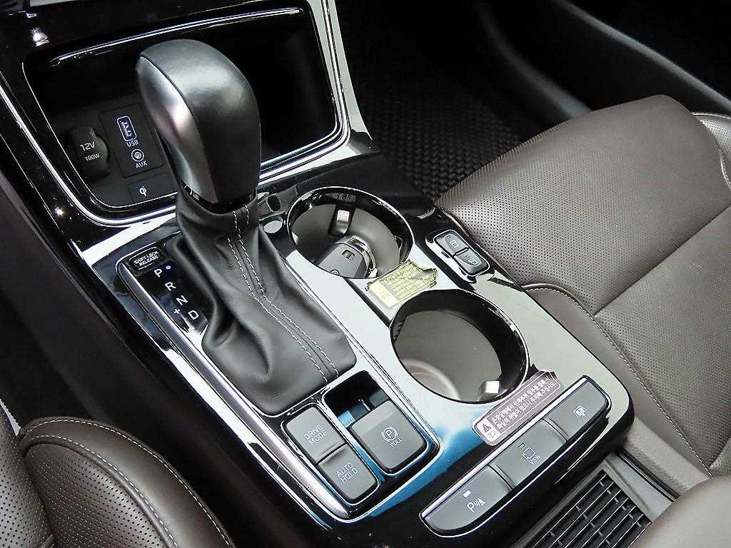 HYUNDAI Grandeur - Vista 11