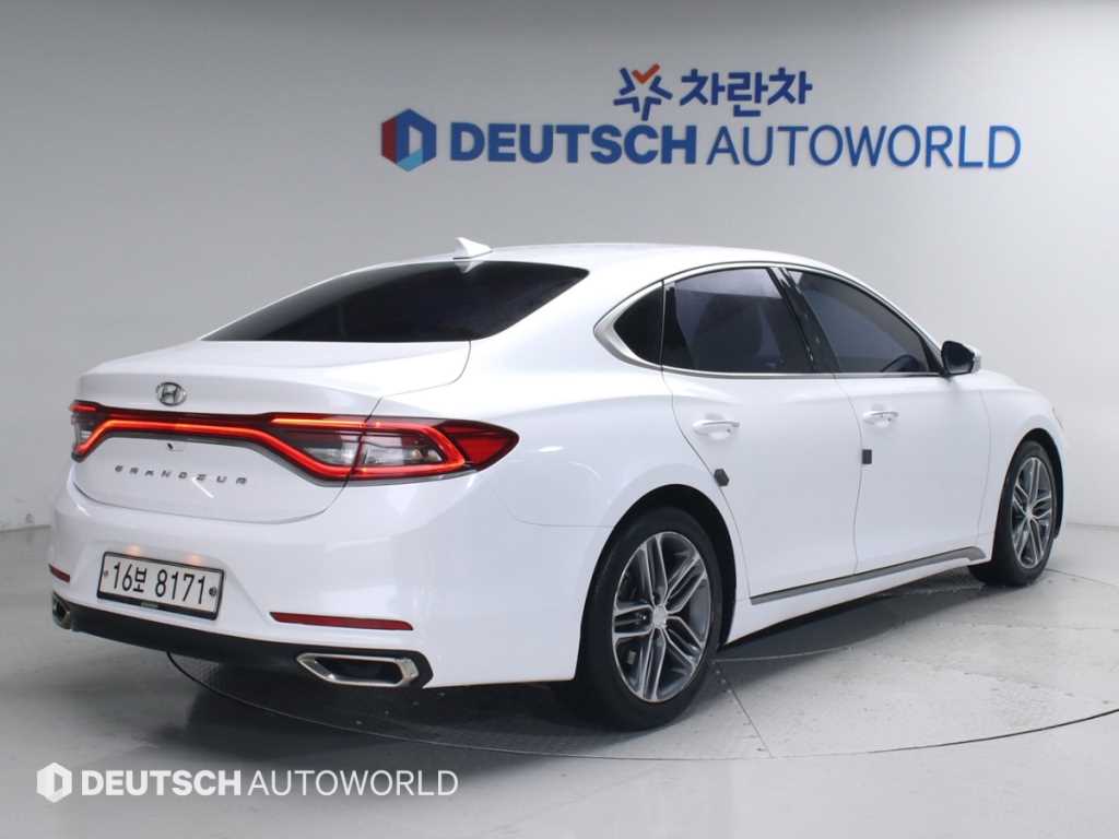 HYUNDAI Grandeur - Vista 2