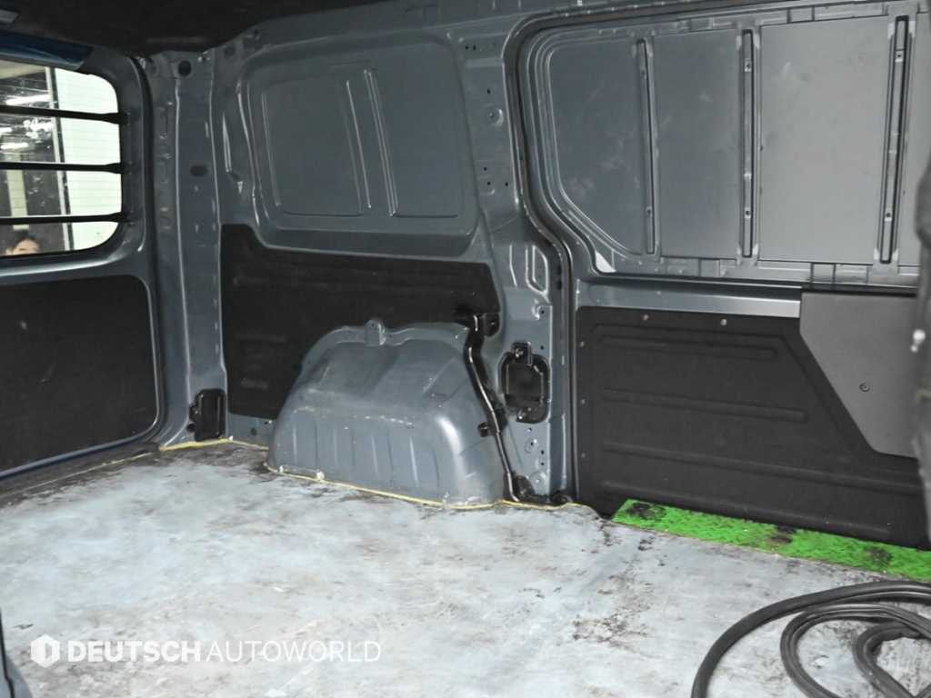 HYUNDAI Staria - Vista 12