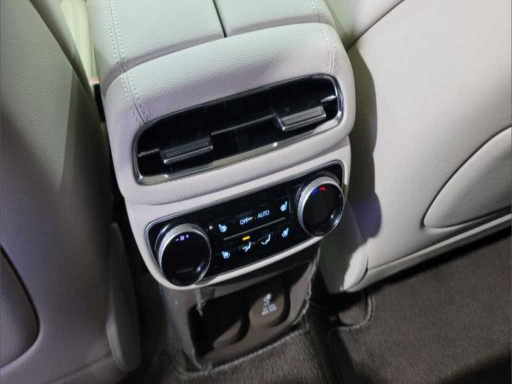 Genesis GV80 - Vista 8