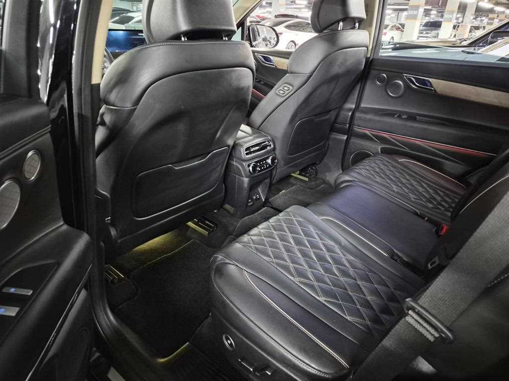 Genesis GV80 - Vista 9