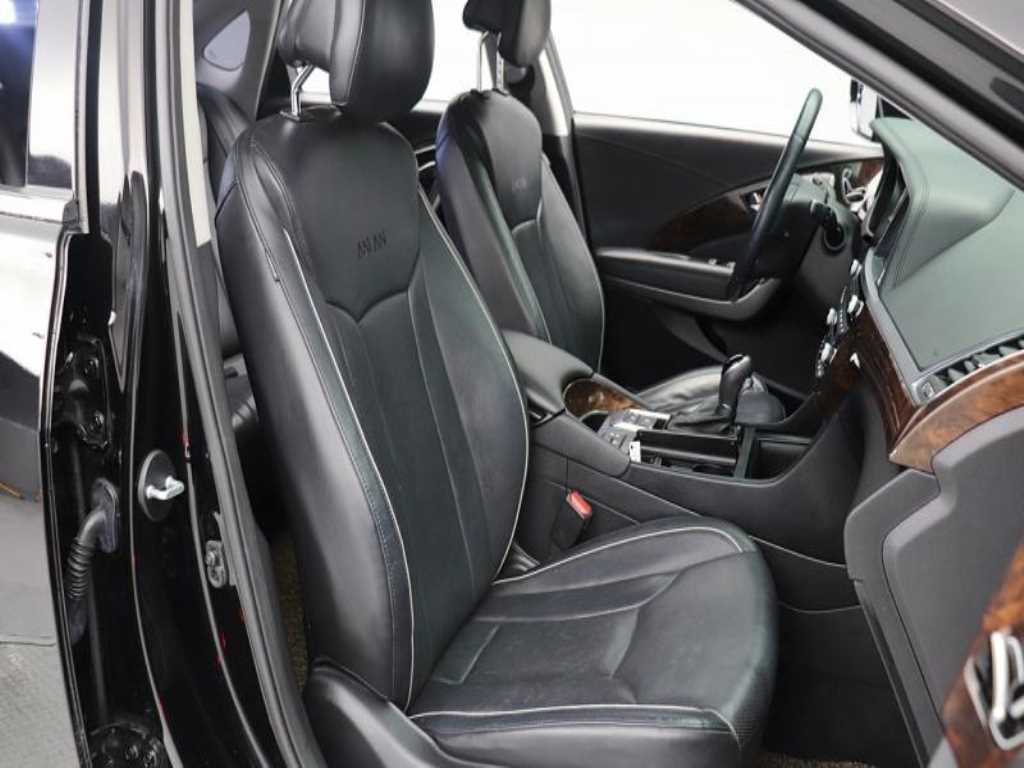 HYUNDAI Aslan - Vista 10