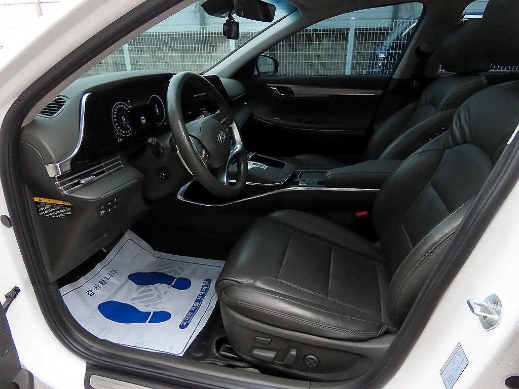 HYUNDAI Grandeur - Vista 5