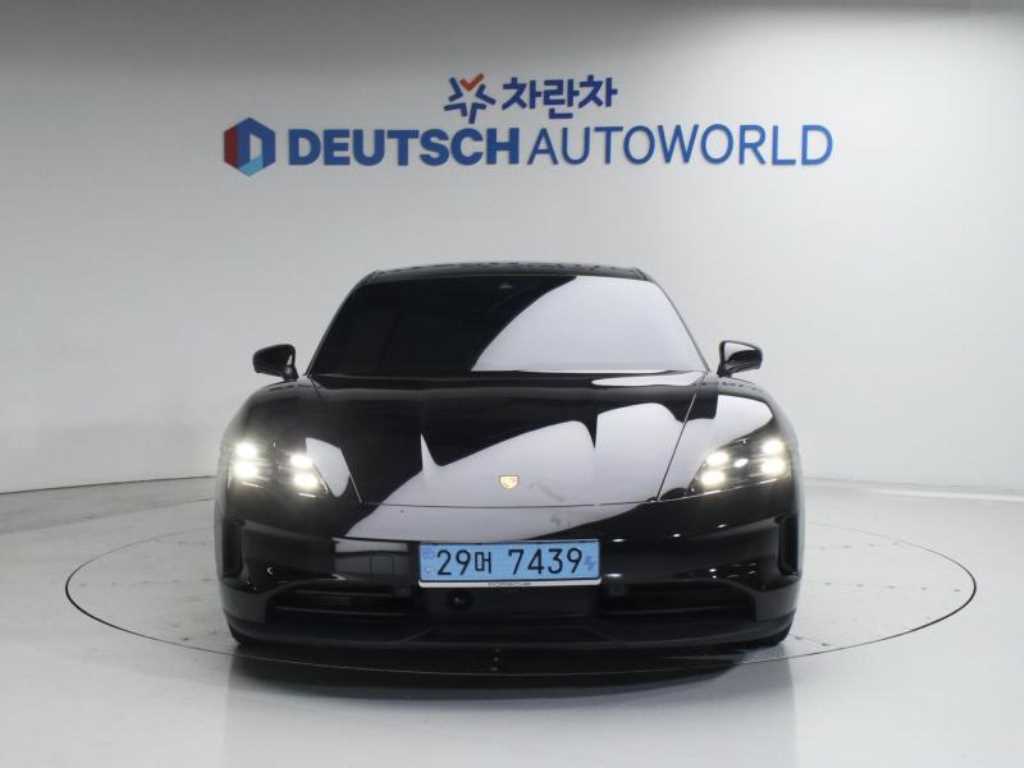 Porsche Taycan - Vista 3