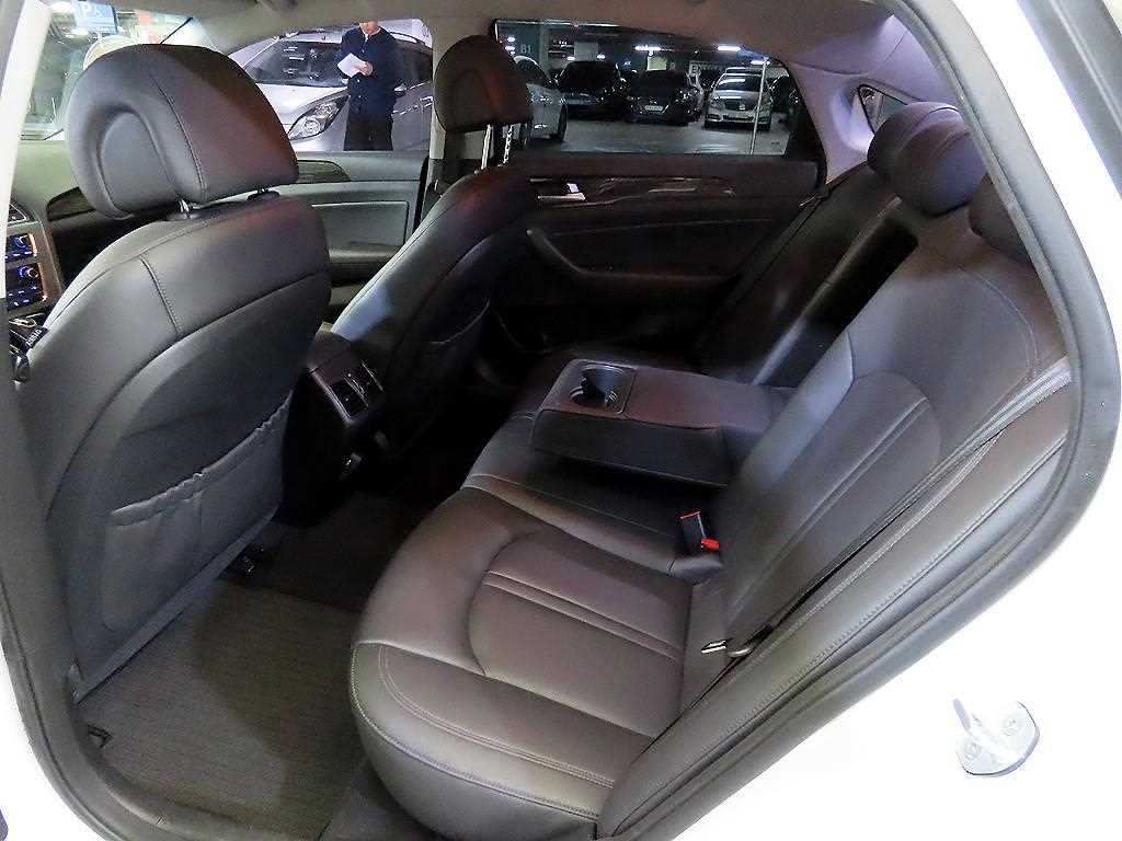 HYUNDAI Sonata - Vista 7