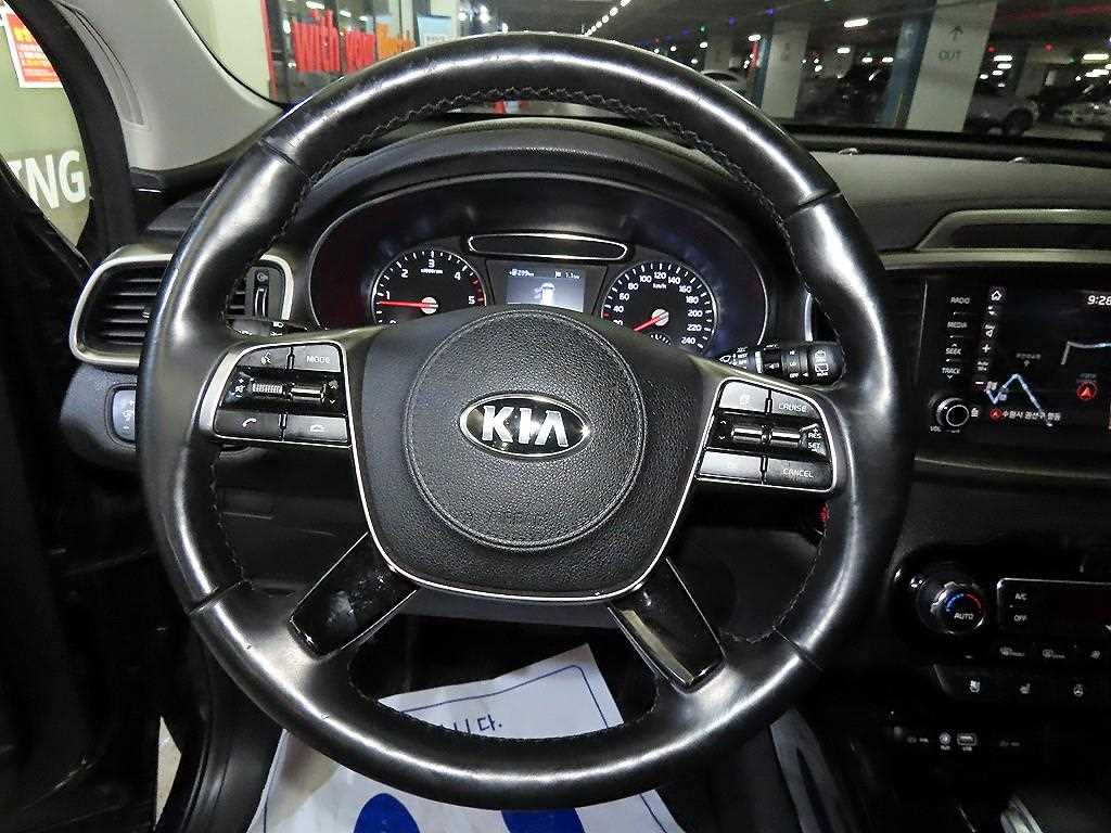 KIA Sorento - Vista 8