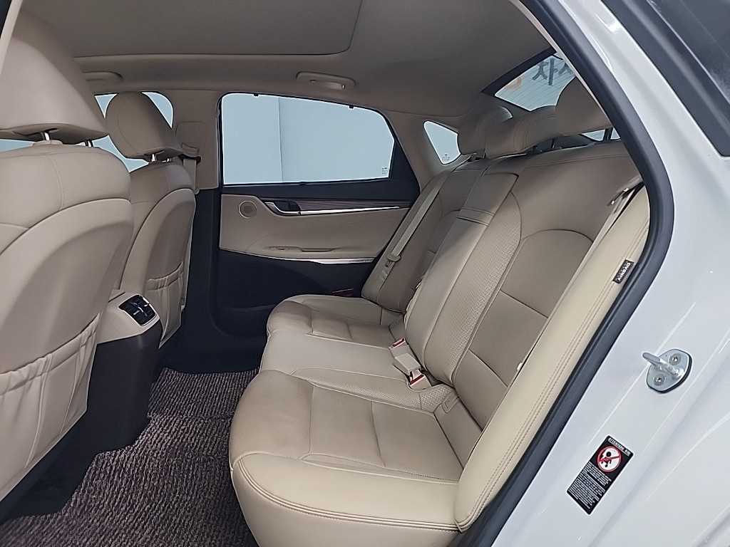 HYUNDAI Grandeur - Vista 12