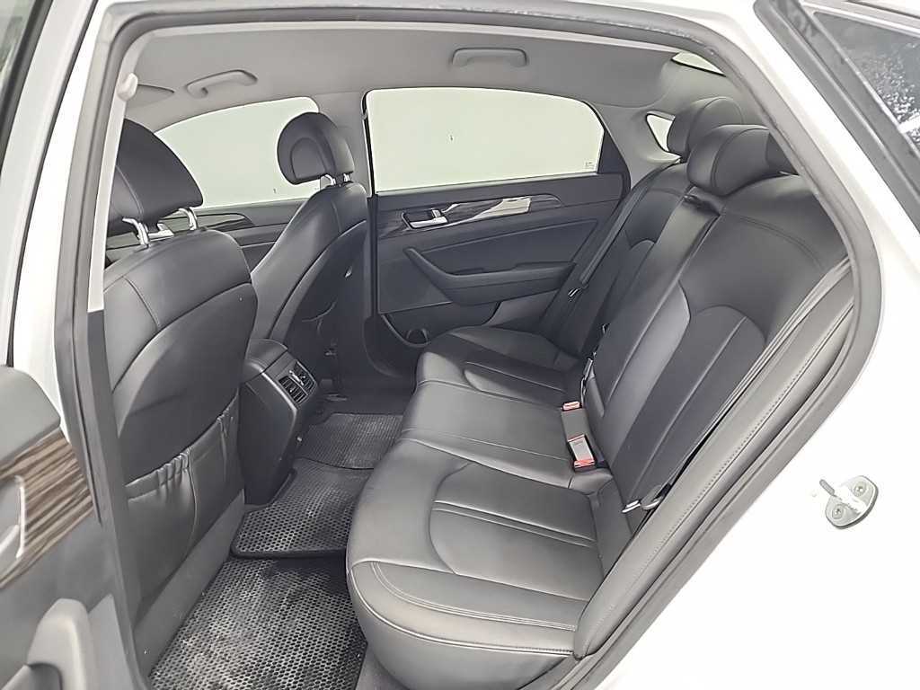 HYUNDAI Sonata - Vista 12