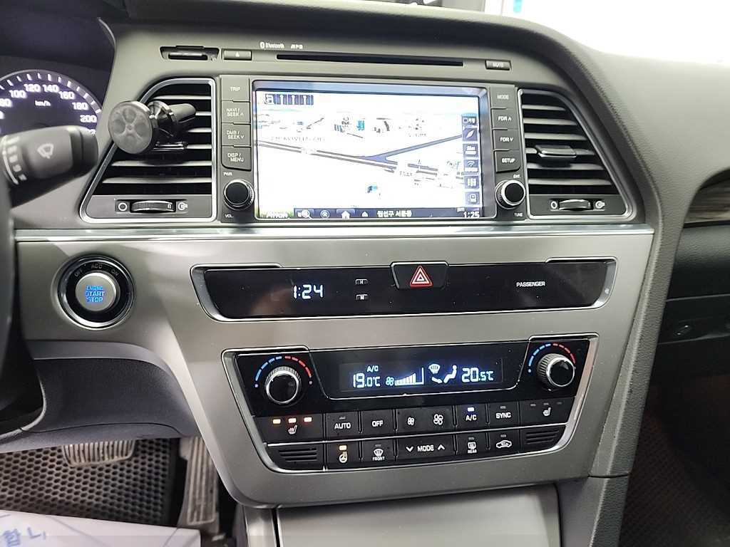 HYUNDAI Sonata - Vista 10