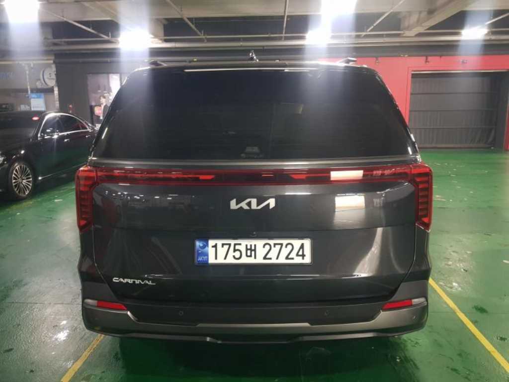 KIA Carnival - Vista 4