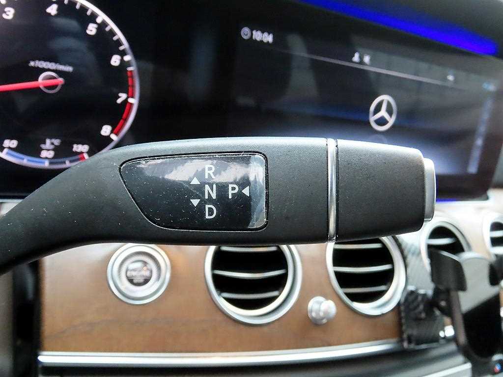 Mercedes Benz E class - Vista 12