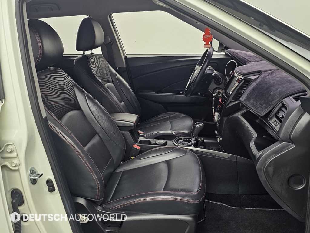 Ssangyong Tivoli - Vista 10