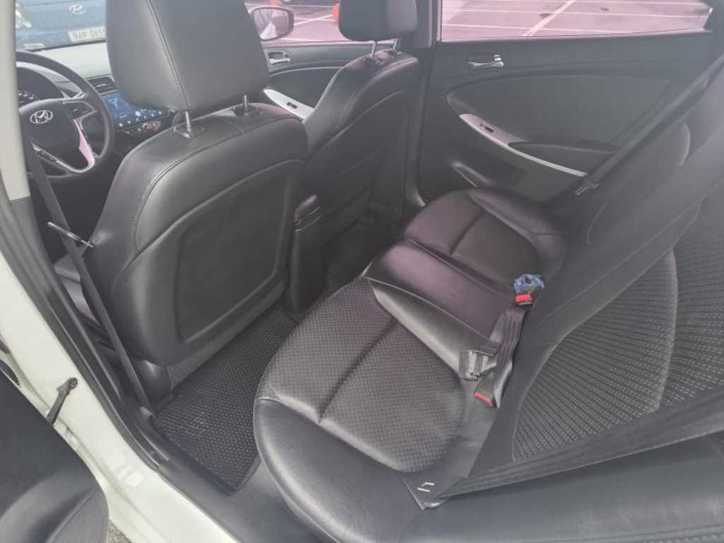 HYUNDAI Accent 2011 - Importación desde Corea - HF Imports Iquique - Foto 13