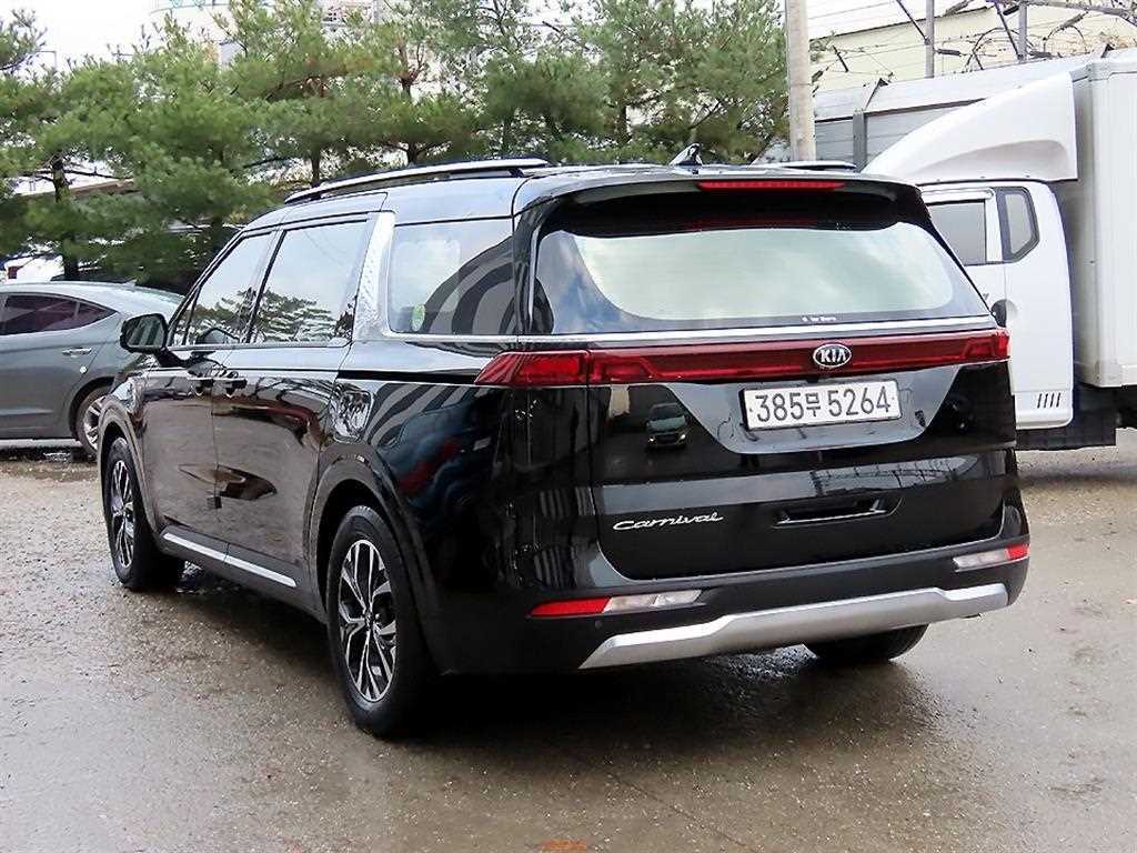 KIA Carnival - Vista 3