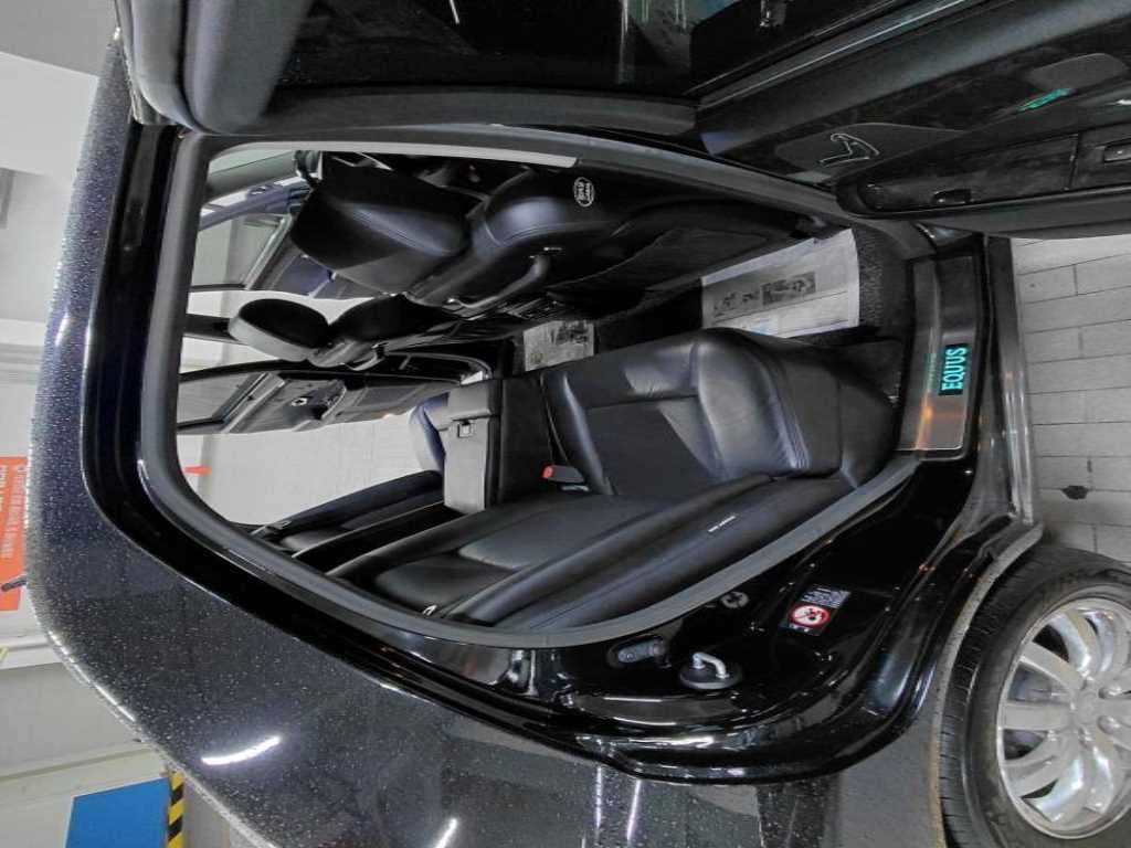 HYUNDAI Equus - Vista 5