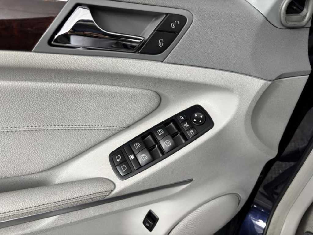 Mercedes Benz GL Class - Vista 12