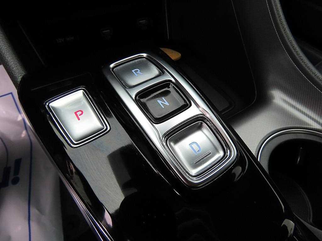 HYUNDAI Sonata - Vista 11