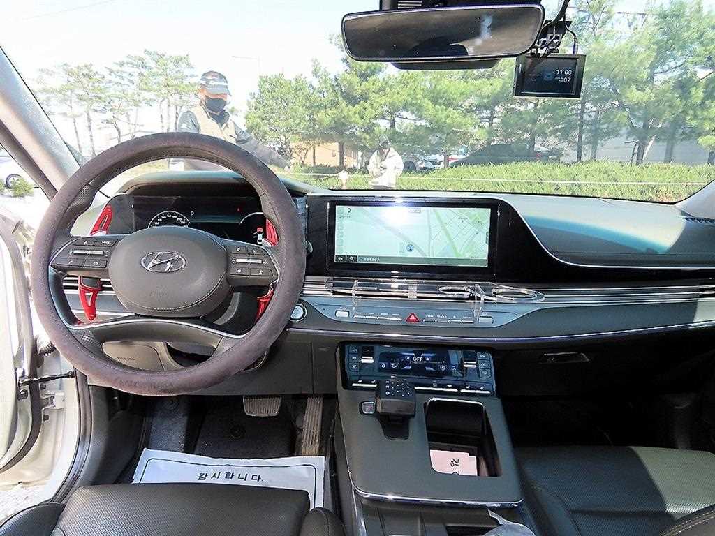 HYUNDAI Grandeur - Vista 7