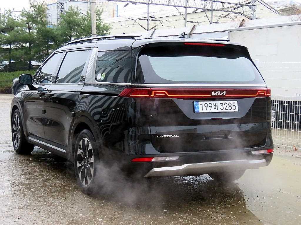 KIA Carnival - Vista 2