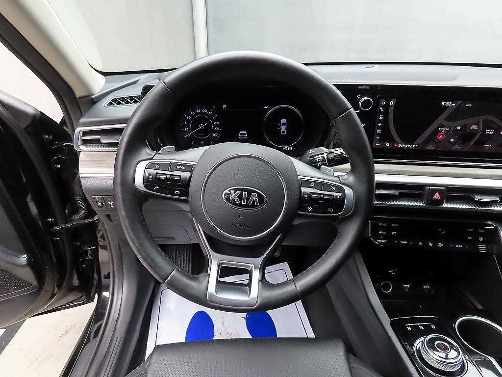 KIA K5 - Vista 9