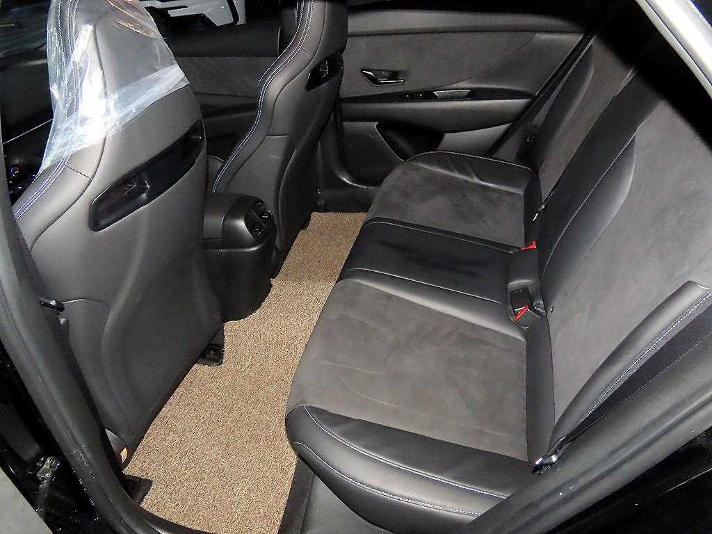 HYUNDAI Avante - Vista 7