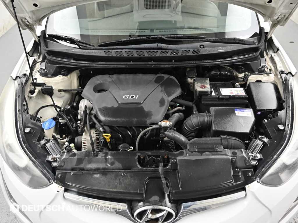 HYUNDAI Avante - Vista 6